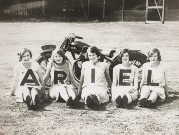 Die Ariel Girls